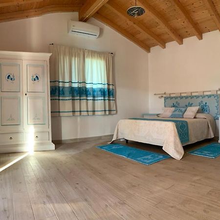 Tenute Venafiorita Loiri Porto San Paolo Exterior foto