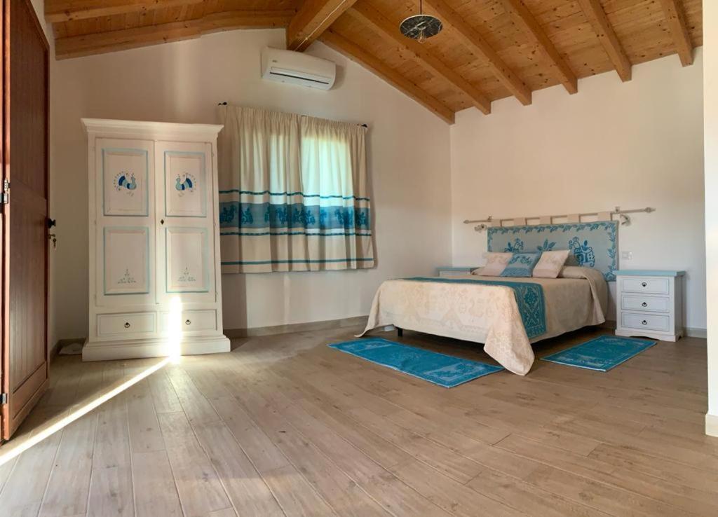 Tenute Venafiorita Loiri Porto San Paolo Exterior foto